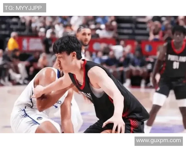 开学第一课杨瀚森篮下遭凯斯勒空接隔扣全场沸腾见证震撼瞬间